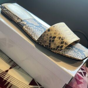 Good American Snakeskin Slide Sandals size 13